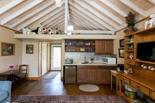 Dance Hall - image 6