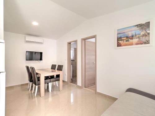 Cosy Holiday Home in Banjole near Pula City Centre - image 5