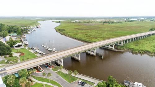Darien Dockside Inn