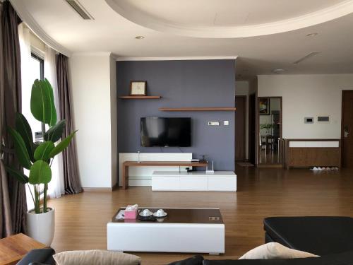 Vinhomes Royal City Apartment 3 Br Hanoi