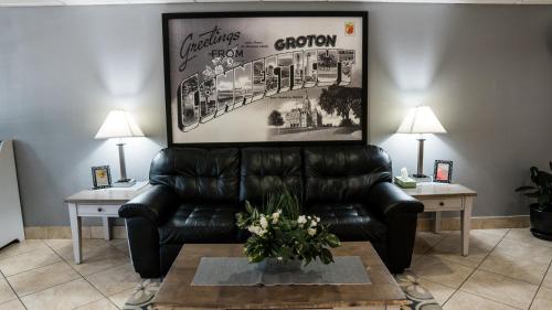 Super 8 by Wyndham Groton in Groton, USA
