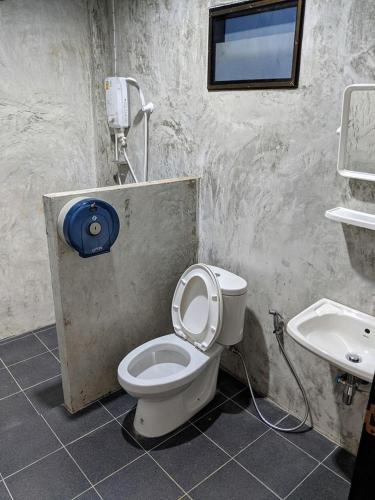 Bathroom, วังผา ชาเล่ต์ รีสอร์ท in Tha Wang Pha