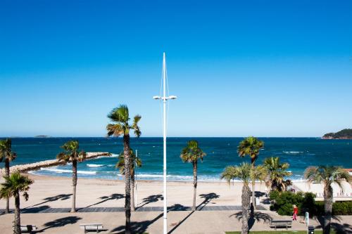 Hôtel Bel Azur - Hôtel - Six-Fours-les-Plages