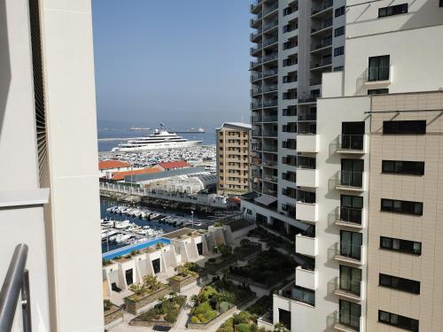 NEW - Kings Wharf Quay29 - Large Studio Apartment with 3 Pools - Gym - Rock Views - Holiday and Short Let Apartments in Gibraltar