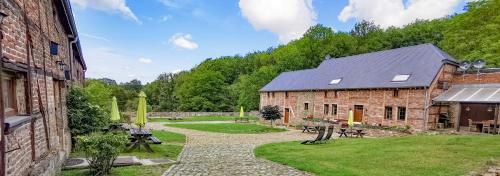 B&B HOTEL IN FERME DE LEUZE nabij Durbuy, eigen laadpalen in Somme-Leuze