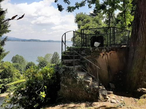  Appartamento GIOIOSA 1 con ampio terrazzo e vista Lago in Belgirate
