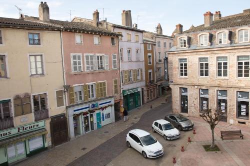 Spacieux appartement, A-mi-chemin, au coeur de Tournus