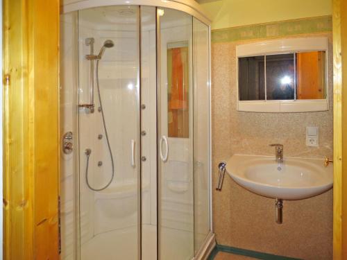 Holiday Home Haus Hermann by Interhome in กอร์ทิพอล