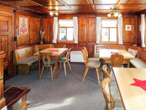 Holiday Home Haus Hermann by Interhome in กอร์ทิพอล