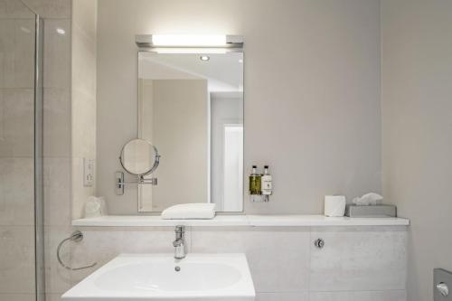 Cotswolds Hotel & Spa - image 3