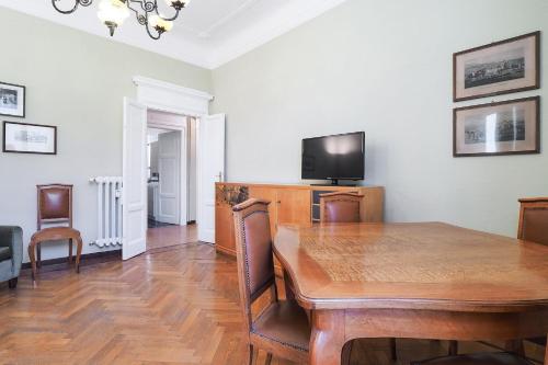 Contempora- Piazza Grandi 3 - image 5