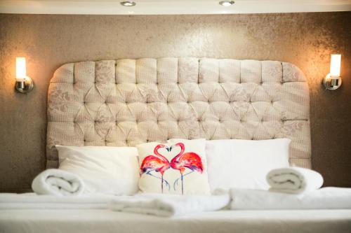 Cunda Fora Glamping - Tap to explore photos