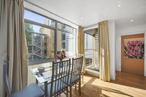 Picture of Marlex Modern Apartment By London Bridge