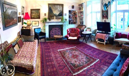 Central Apartment with parking, original art and antiques, Edinburgh (Foto 9)
