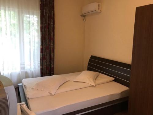 Double or Twin Room with Shared Bathroom