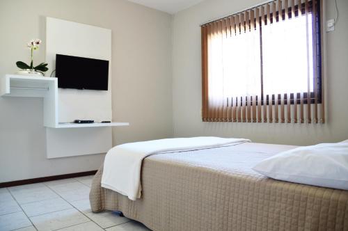 1 double bed, 2 twin beds