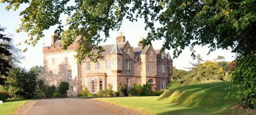 Вхід, Carnell Country Estate & Holiday Cottages in Ayrshire in Hurlford