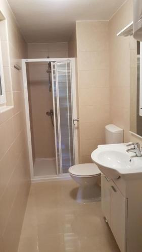 Laurus Apartments - image 7
