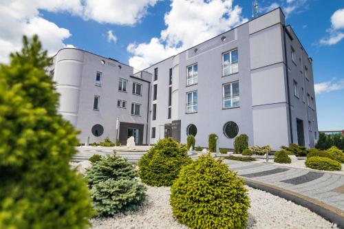 Exterior view of Resident Rene USTKA