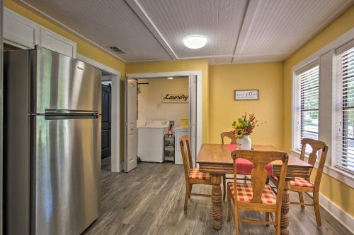 Quaint Home with Deck and Grill Mins to Lake Fork! - image 6