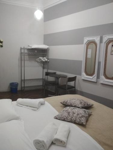 7 rooms