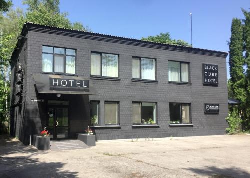 Entree, Hotel Black Cube in Trypillya