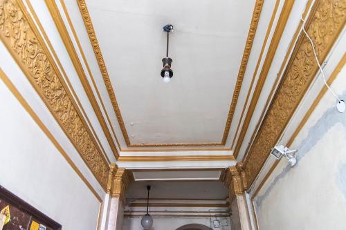 Helena apartment with view on St. Stephan's Basilica - image 4