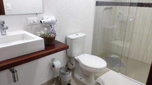 Standard Room image 7