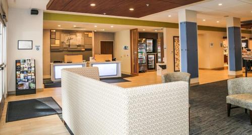 Holiday Inn Express & Suites Kingston-Ulster, an IHG Hotel