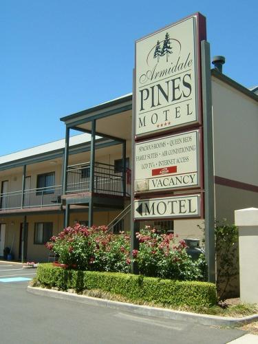 . Armidale Pines Motel