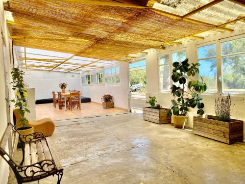 Cabanon sur une presqu'île en Camargue gîte à louer Salin-de-Giraud