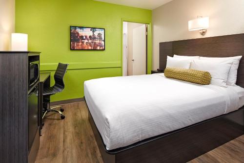 SureStay Hotel By Best Western San Diego Pacific Beach – San Diego, CA