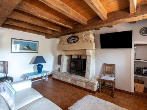 Modern Holiday Home in Plouhinec France with Sea Nearby - image 6