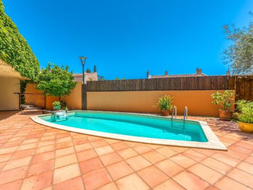 Cozy Holiday Home in Cogolin with Private Pool gîte à louer Le Mourillon