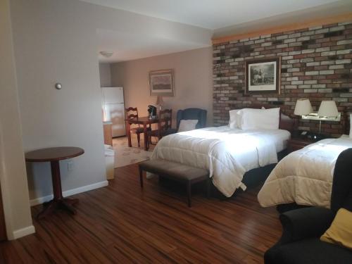 2 double beds