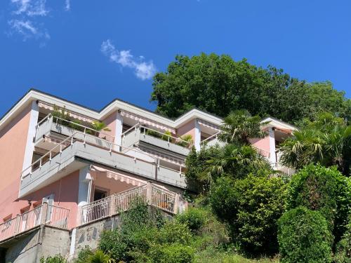 Zunanjost, Casa Rosa in Rovio