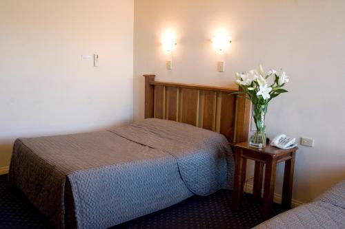 Dorset Gardens Hotel Set in a prime location of Melbourne, Dorset Gardens Hotel puts everything the city has to offer just outside your doorstep. Both business travelers and tourists can enjoy the propertys facilities an