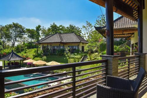 VILLA CAHAYA Perfectly formed by the natural surrounding and Balinese hospitality