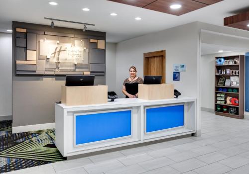 Holiday Inn Express Northwest near Sea World an IHG Hotel - image 7