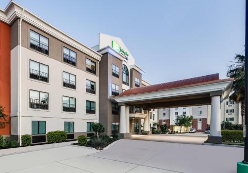 Holiday Inn Express & Suites San Antonio NW near SeaWorld, an IHG Hotel