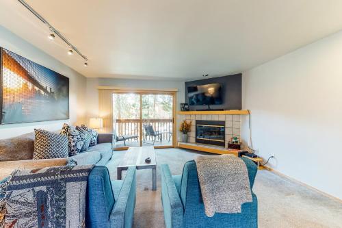 Meadow Creek Hideaway - image 7