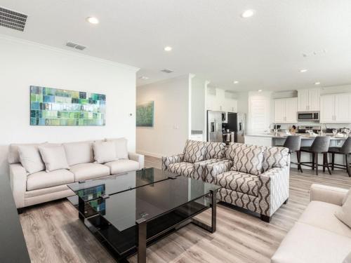 Luxurious 14BR / 14BA Home - Private Pool + Spa home - image 3