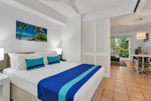 One-Bedroom Apartment image 3