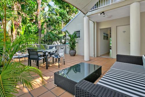 One-Bedroom Apartment image 8