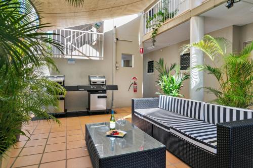 One-Bedroom Apartment image 9