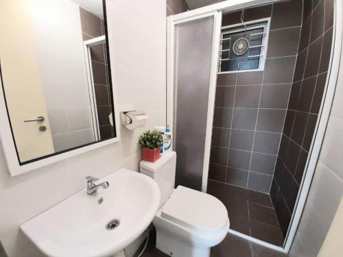 Homey Galleria Suite A-10-12 Seri Kembangan - image 9