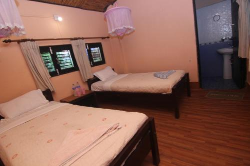 2 twin beds