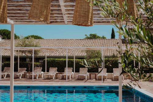 Swimming pool, Oustau Camarguen Hotel & Spa in Le Grau-du-Roi