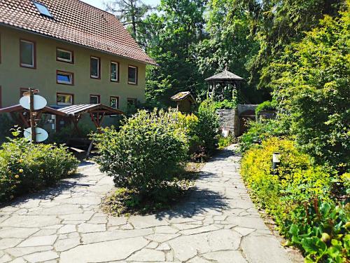 Forsthaus Thiemsburg im Nationalpark Hainich 5.8km von Flarchheim entfernt