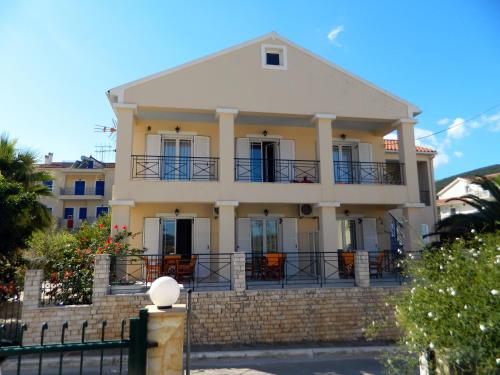  Irene Studios Kefalonia, Pension in Karavomylos